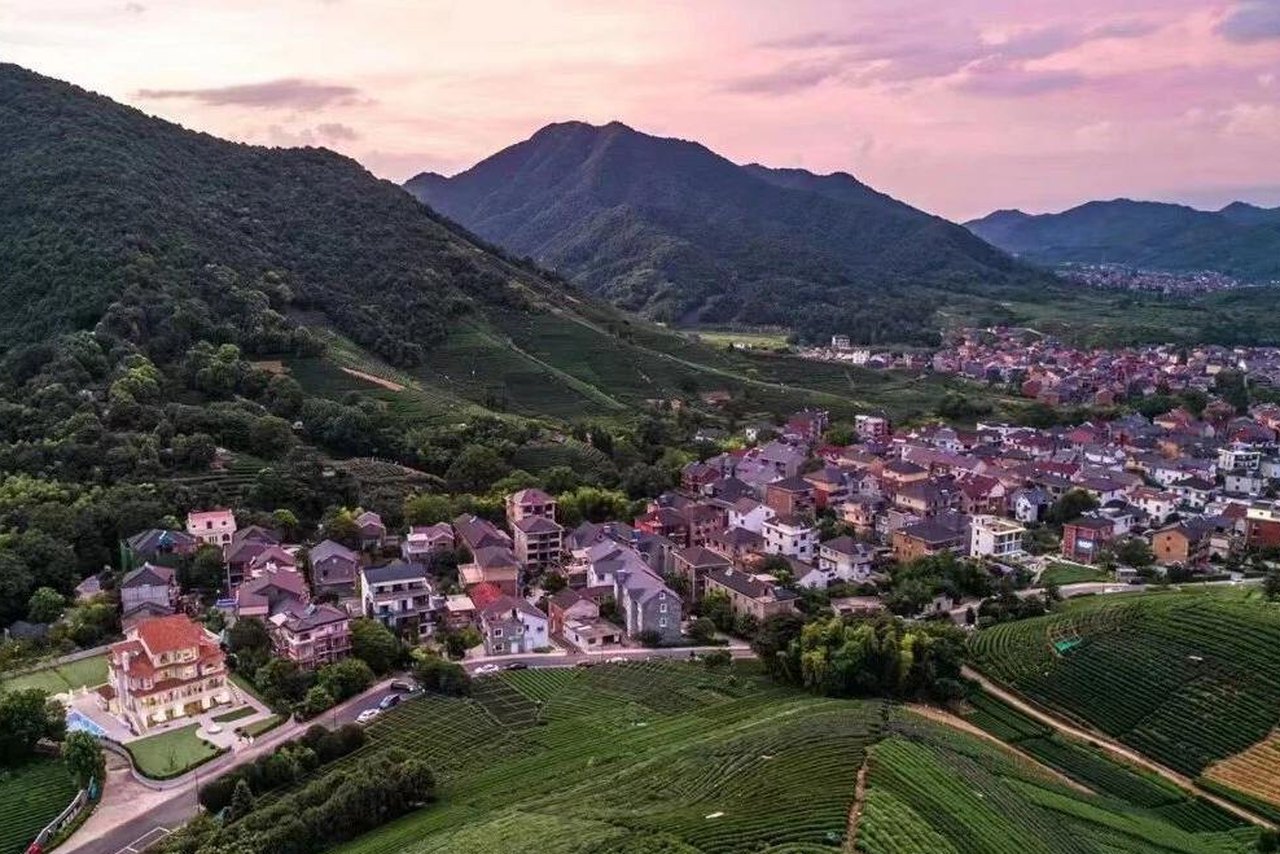 何你见未来市集闲逛 参考图 1
